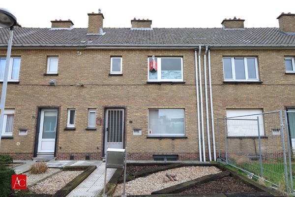 Degelijke woonst met vernieuwde keuken en badkamer + prachtig uitzicht!