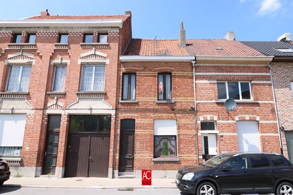 Charmante woning met tal van mogelijkheden en een zeer grote tuin!