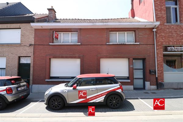 Ideale starterswoning met achteruitweg en tuin, zeer rustig gelegen te Steendorp.