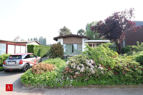 Charmante woning in een groene oase met oprit en garage, zeer rustig gelegen te Vrasene