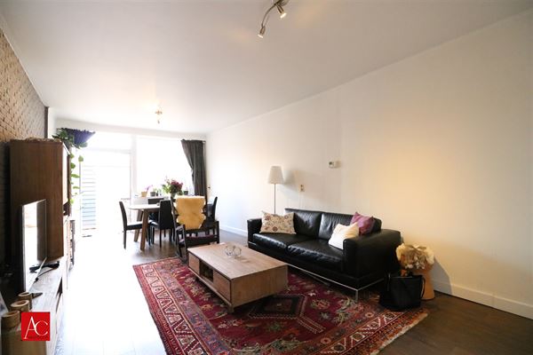 Volledig gerenoveerde woning, gunstig gelegen te Bazel.