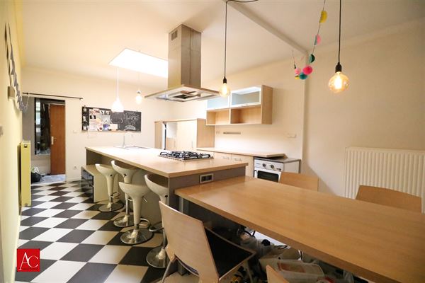 Volledig gerenoveerde woning, gunstig gelegen te Sint-Niklaas.