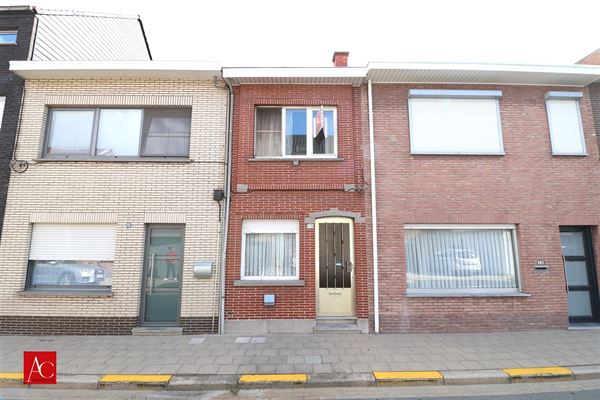 Te renoveren woning met tal van mogelijkheden, gunstig gelegen te Beveren.