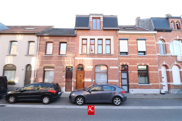 Karaktervolle eigendom met 4 slaapkamers en tuin. Gunstig gelegen te Sint-Niklaas.