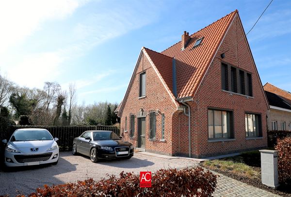 Karaktervolle open bebouwing op een mooi perceel grond