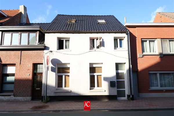 Ideale starterswoning met 5 slaapkamers, 2 badkamers, 3 toiletten en tuin. Gunstig gelegen te Burcht!