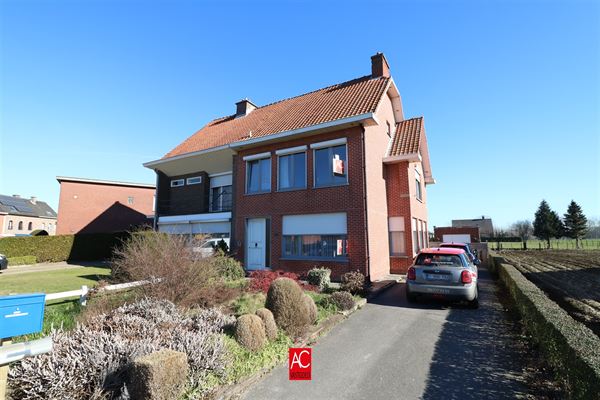 Charmante en zeer degelijke HOB met oprit, garage en tuin. Gelegen in het mooie Temse.