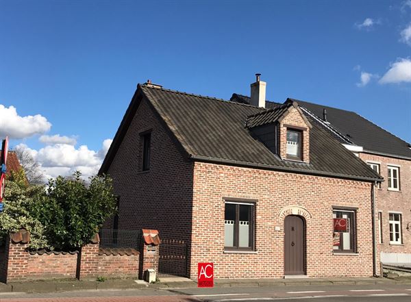 Charmante HOB te Sint-Pauwels met garage, oprit, achteruitweg en mooi perceel tuin!