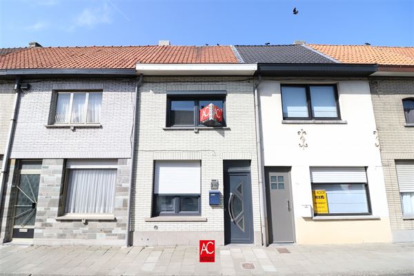 Ideale starterswoning met 3 slpks, open keuken met living en mooi stuk tuin. Gunstig gelegen te Lokeren.