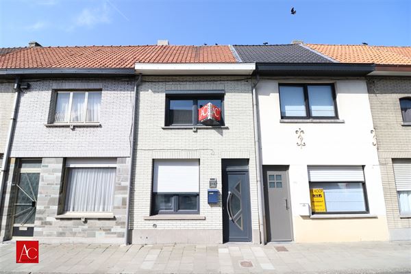 Ideale starterswoning met 3 slpks, open keuken met living en mooi stuk tuin. Gunstig gelegen te Lokeren.