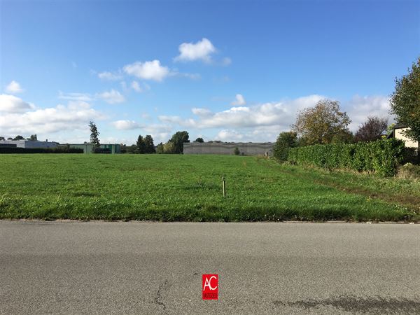 Bouwgrond in ambachtelijke woonzone