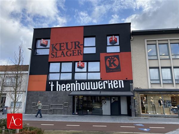 Handelspand met enorm duplexappartement