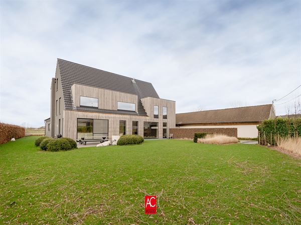 Exclusief landhuis met prachtig landelijk uitzicht over de velden