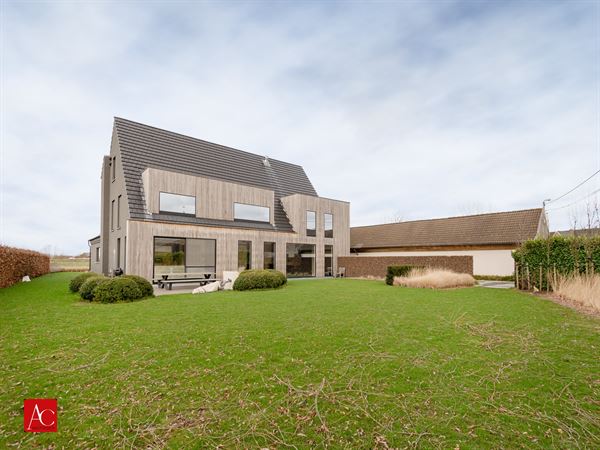 Exclusief landhuis met prachtig landelijk uitzicht over de velden