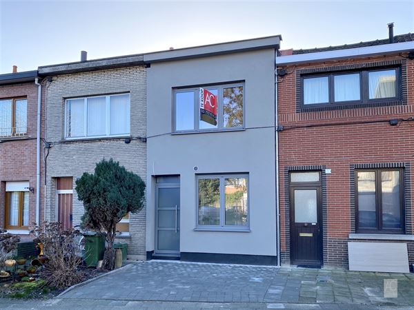 Totaal gerenoveerde woning!