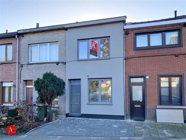 Totaal gerenoveerde woning!