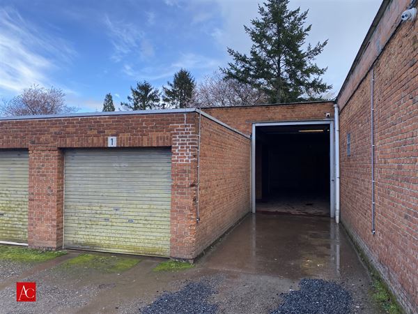 Magazijn (664 m2) te centrum Sint-Niklaas