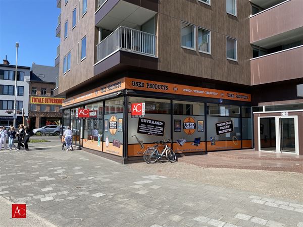 Uniek handelspand op toplocatie met parking!