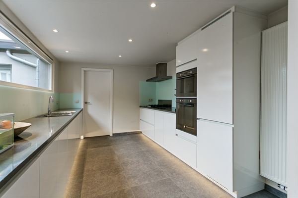 Halfopen bebouwing met garage en 3 slaapkamers