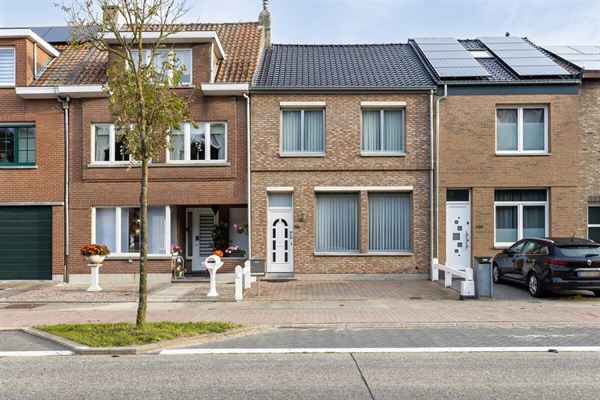 Leuke op te frissen woning met 3 slaapkamers en tuin - IN OPTIE