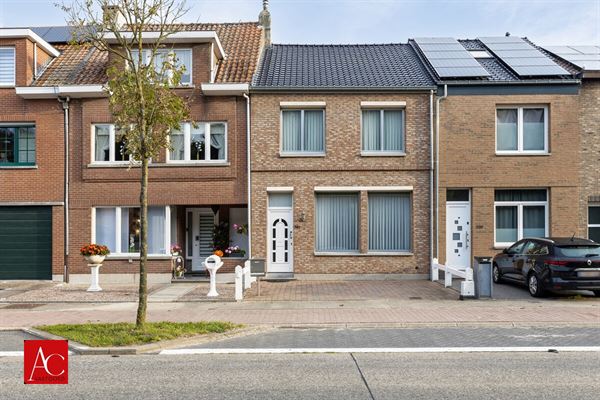 Leuke op te frissen woning met 3 slaapkamers en tuin - IN OPTIE