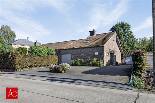 Halfopen bebouwing met garage (IN OPTIE)