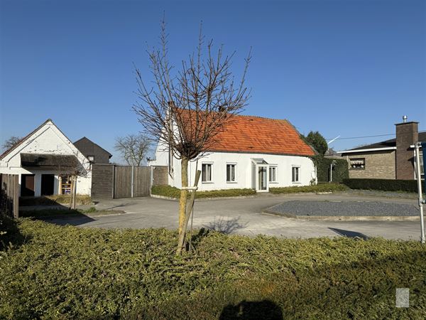 Mooi perceel met vrijstaande woning en groot potentieel!