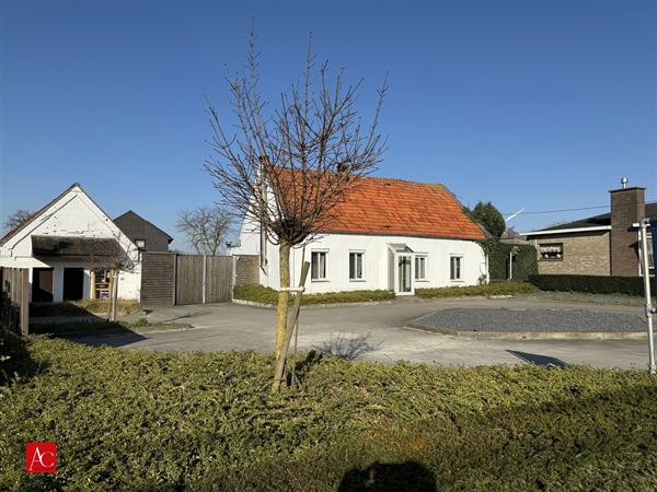 Mooi perceel met vrijstaande woning en groot potentieel!