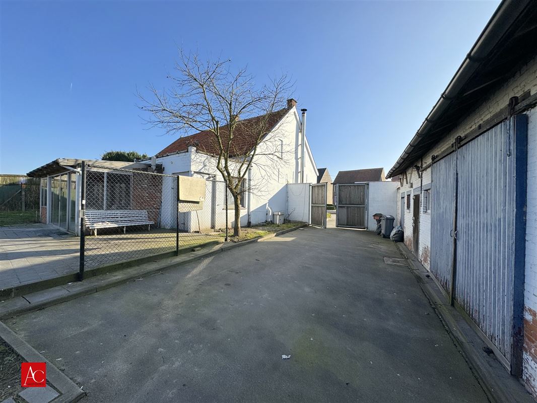 Mooi perceel met vrijstaande woning en groot potentieel!