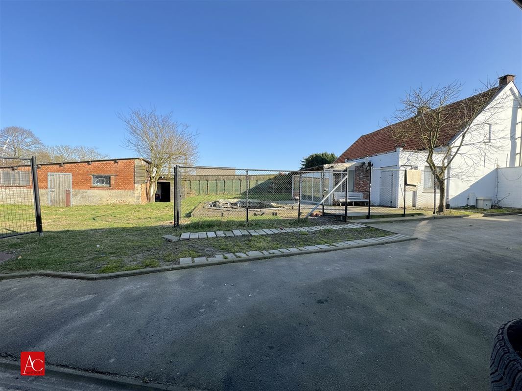 Mooi perceel met vrijstaande woning en groot potentieel!