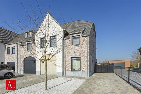 Recent gebouwde woning, volledig afgewerkt!