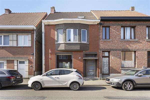 Halfopen bebouwing met 4 slaapkamers - IN OPTIE !