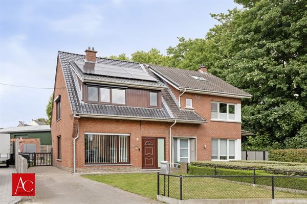 Recent gerenoveerde HOB met 3 slaapkamers en garage