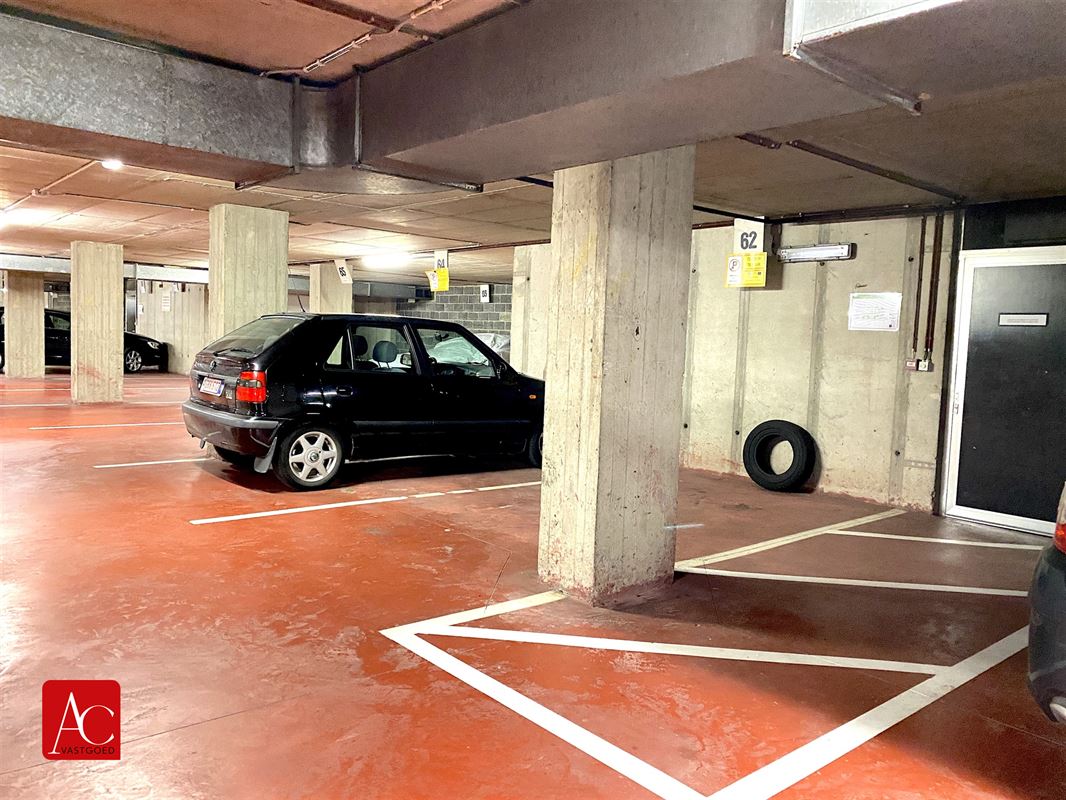 Parkeerplaats in garagecomplex nabij de Grote Markt van Sint-Niklaas
