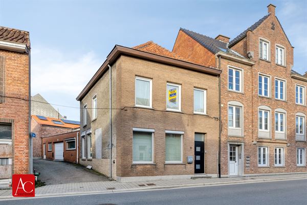 Halfopen bebouwing met 4 slaapkamers en garage