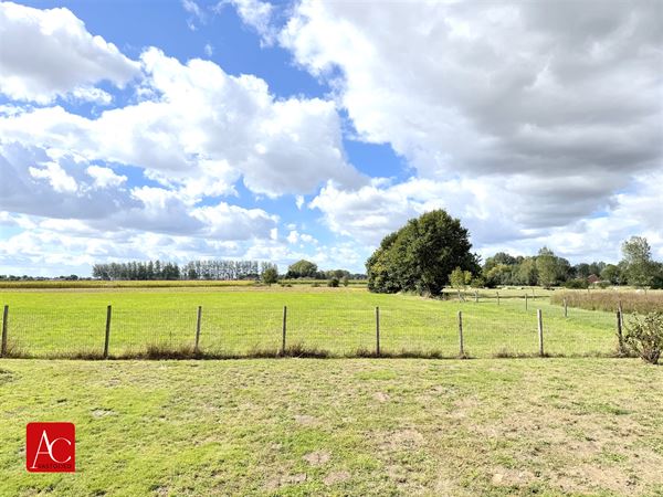 Vrijstaande woning met wijds uitzicht over de velden