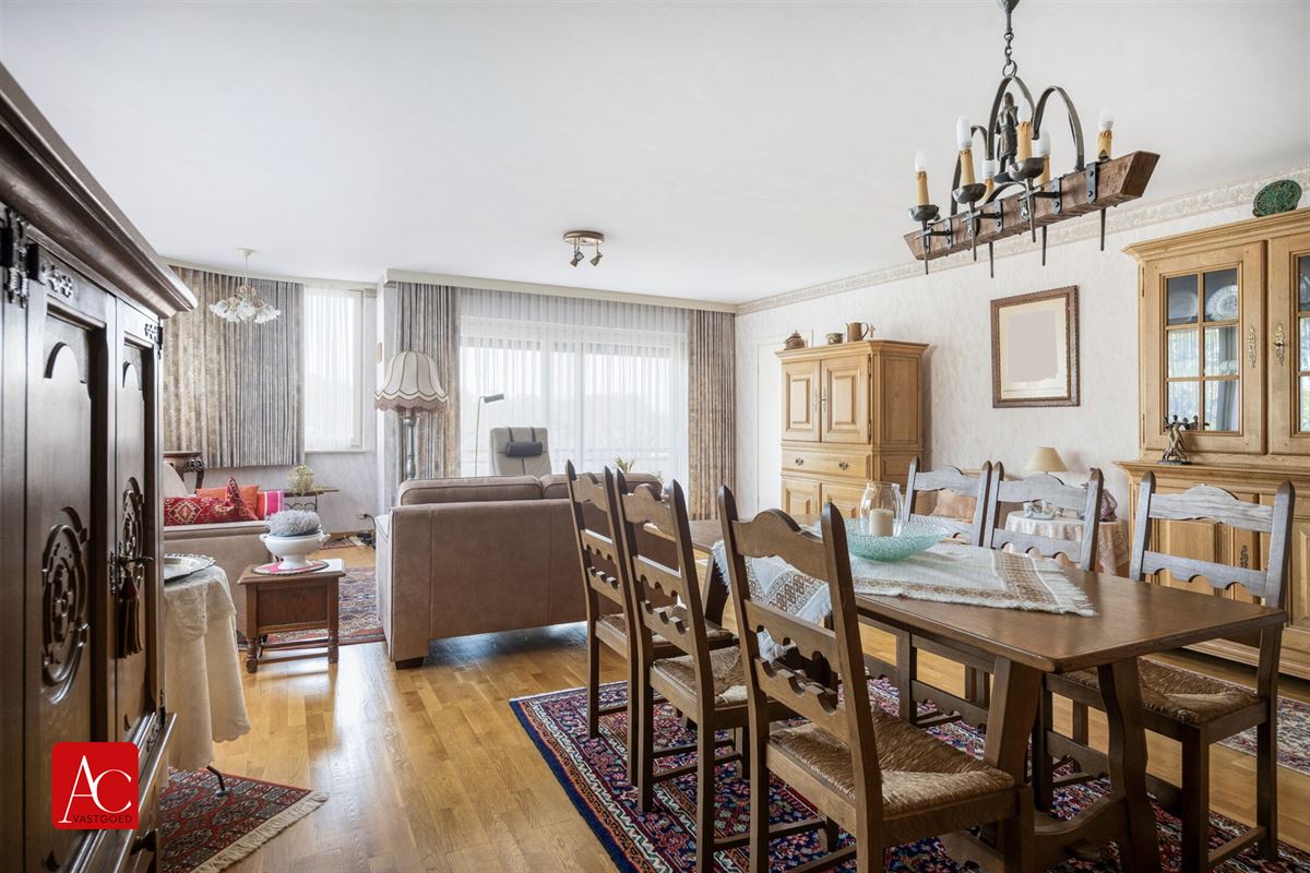Appartement 3de verdieping met terras en 2 slaapkamers