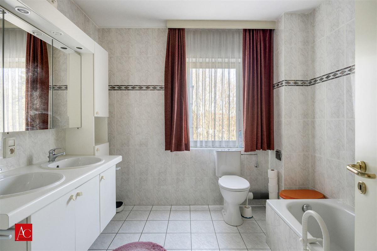 Appartement 3de verdieping met terras en 2 slaapkamers
