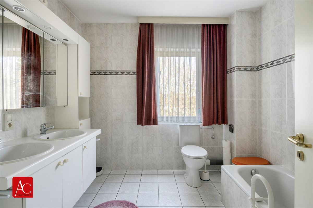 Appartement 3de verdieping met terras en 2 slaapkamers