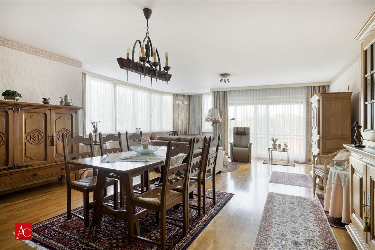 Appartement 3de verdieping met terras en 2 slaapkamers