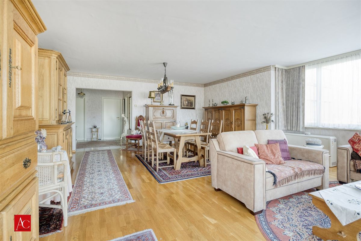 Appartement 3de verdieping met terras en 2 slaapkamers