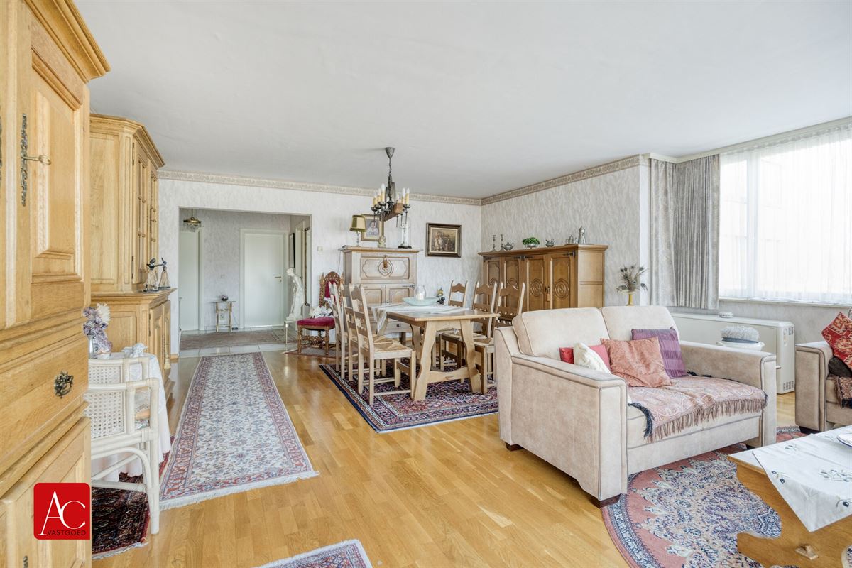 Appartement 3de verdieping met terras en 2 slaapkamers