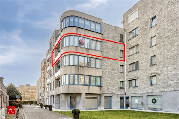 Appartement 3de verdieping met terras en 2 slaapkamers