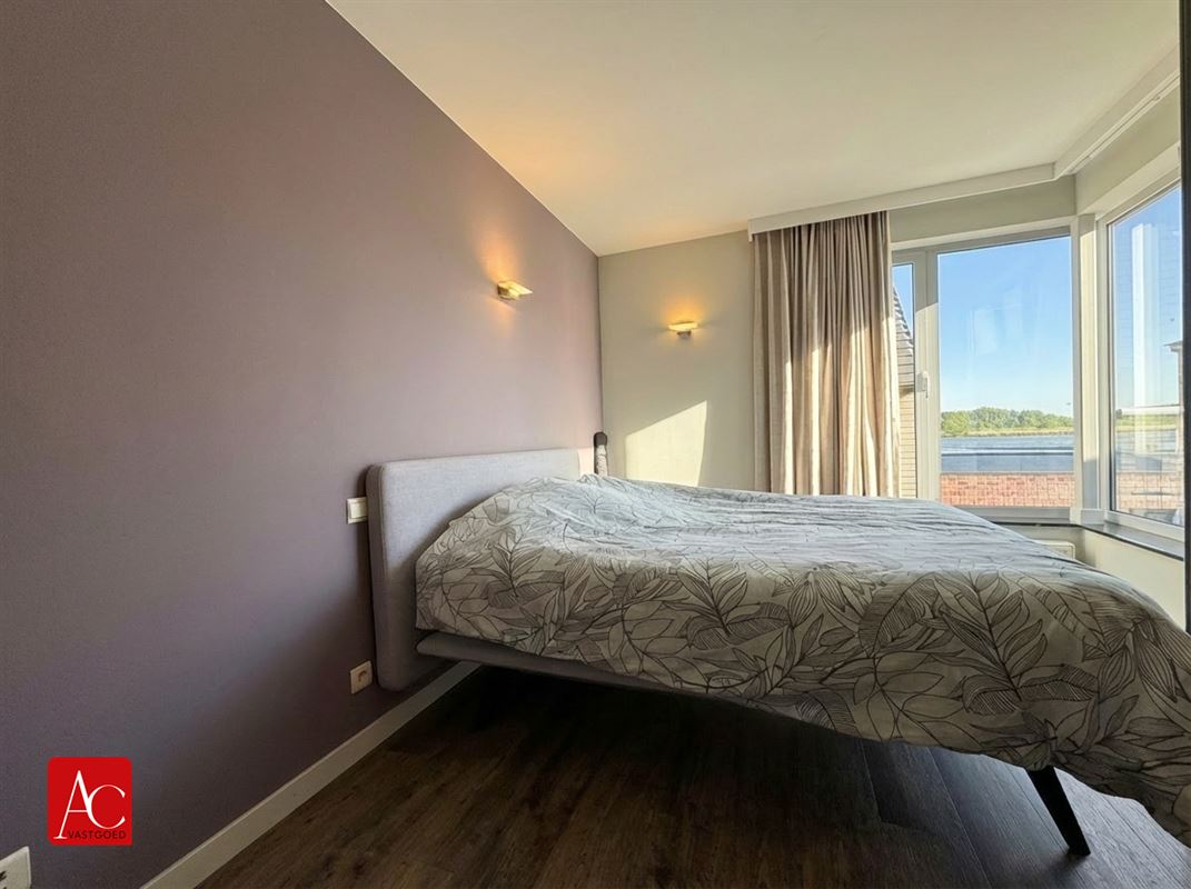 Duplexappartement met Scheldezicht én garage