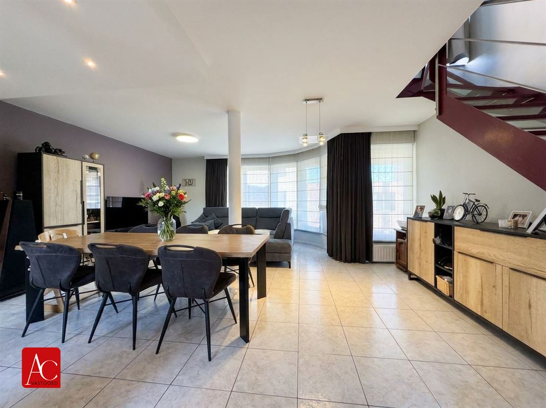 Duplexappartement met Scheldezicht én garage