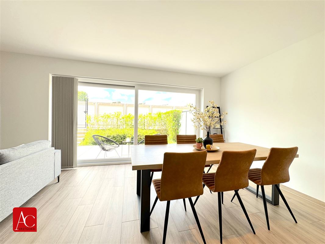 Gelijkvloers appartement met garage en 2 slaapkamers