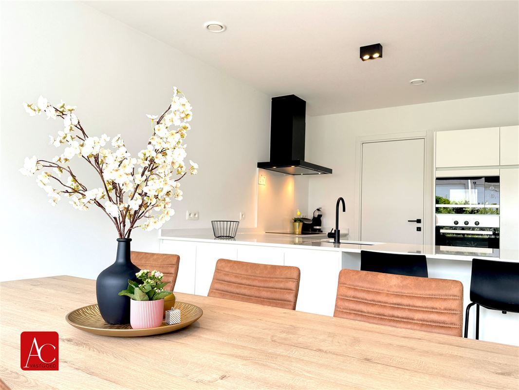Gelijkvloers appartement met garage en 2 slaapkamers