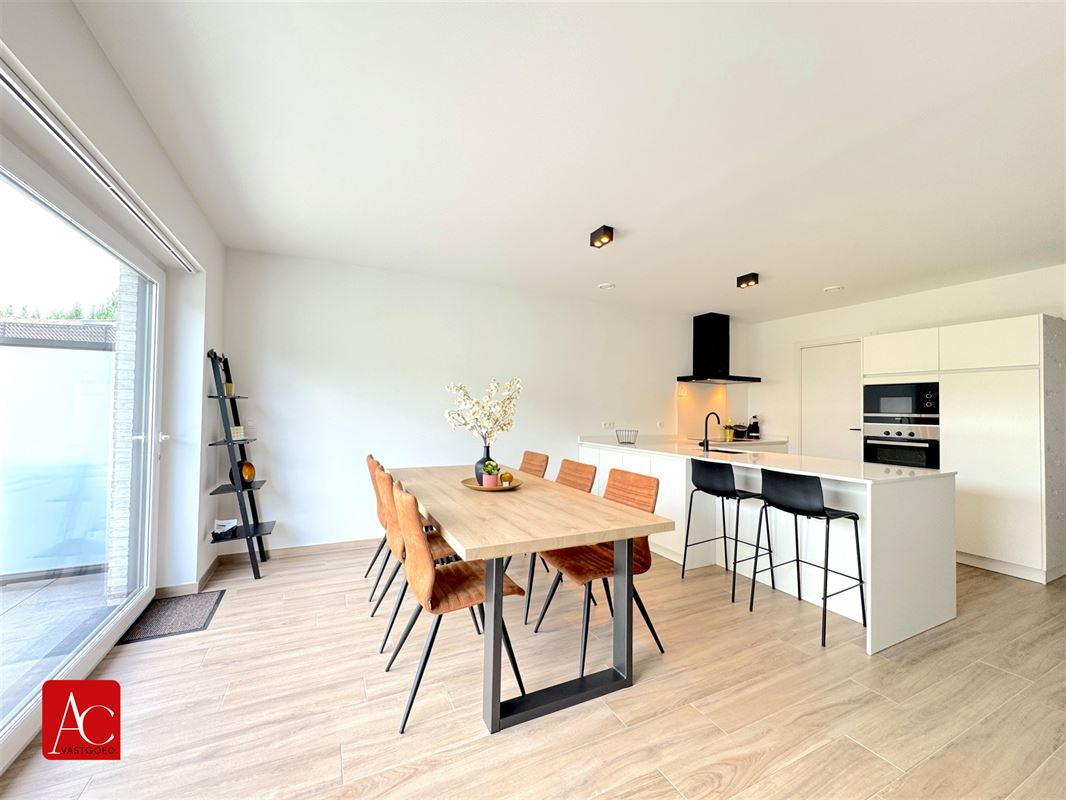 Gelijkvloers appartement met garage en 2 slaapkamers