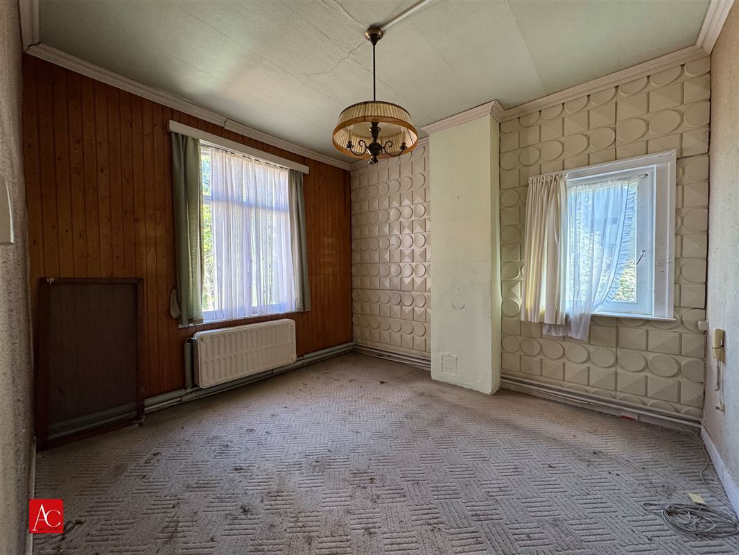 Renovatiewoning op ruim perceel of projectgrond