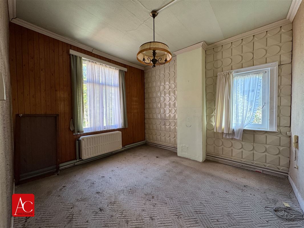 Renovatiewoning op ruim perceel of projectgrond